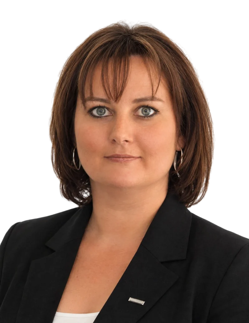 Julia Schmalbach, Immobilienmaklerin und Sachverständige